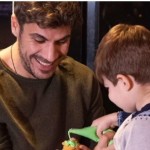 Άκης Πετρετζίκης