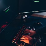 Revenge Porn: Δημοσίευσε 109 Γυμνές Φωτογραφίες Της