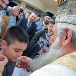 αγιασμός υδάτων 8χρονος έπιασε τον  Σταυρό στο Ηράκλειο