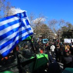 Αταλάντη: Oι αγρότες έκλεισαν την Εθνική Οδό Αθηνών– Λαμίας