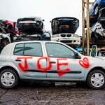 Άγιος Βαλεντίνος για χωρισμένους: Σπάσε ένα αμάξι με το όνομα του πρώην σου