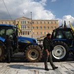 Αγρότες: Έφτασαν Στο Σύνταγμα Τα Πρώτα Τρακτέρ