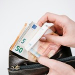 ΔΥΠΑ: επίδομα έως 1.437 Ευρώ - Ποιοι Είναι Οι Δικαιούχοι