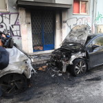 Εξάρχεια: Φωτιά Σε Δύο Αυτοκίνητα