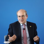 Κωστής Χατζηδάκης: «Πάνω Από Τα 800 Ευρώ Ο Κατώτατος Μισθός»