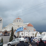 Φωτοβολίδα Κρήτη: Θρήνος Στην Κηδεία Του Μανώλη