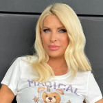 Ελένη Μενεγάκη: Μας Δείχνει Το Μπάνιο Της