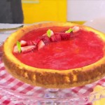 Cheesecake με ανθότυρο και μαρμελάδα φράουλας