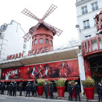 Παρίσι: Έπεσε Ο Ανεμόμυλος Του Moulin Rouge