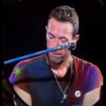 Coldplay: Ανέβασαν Στη Σκηνή Έλληνα Τραγουδιστή