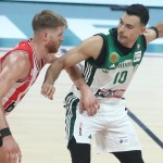 «Καρφί» Σλούκα για Γουόκαπ και παίκτες Ολυμπιακού