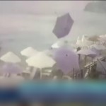 Χαλκιδική: Ανεμοστρόβιλος Χτυπά Παραλία Και Ξηλώνει Ομπρέλες