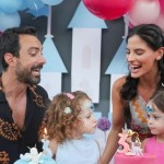Σάκης Τανιμανίδης: Κοιτάζει Το Ηλιοβασίλεμα Με Τα Διδυμάκια