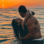 Αγγελόπουλος - Βαμβακούση: Η Κόρη Τους Περπατά Στην Παραλία