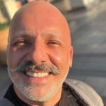 Ο Νίκος Μουτσινάς Επιστρέφει «Βραδιάτικα» Στον Alpha!