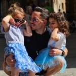 Ο Λευτέρης Πετρούνιας αγκαλιά με τα «χρυσά μετάλλια του»... τις κόρες του!
