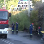Τροχαίο στην Αθηνών- Σουνίου: Σφοδρή σύγκρουση οχήματος με μηχανή