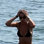 Ελένη Φουρέιρα: Σαν Άλλο Bond girl Βγαίνει Από Τη Θάλασσα