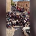 Ρόδος: Απίστευτες Εικόνες Με Εκατοντάδες Μετανάστες Σε Α.Τ.