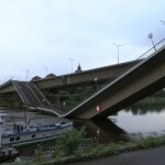 Γερμανία: κατέρρρευσε  γέφυρα στη Δρέσδη