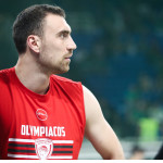 Προβληματισμός στον Ολυμπιακό με Μιλουτίνοφ