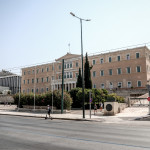 Μείωση φορολογίας, αύξηση εισοδήματος και «φρένο» στα ενοίκια