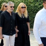 Κηδεία Καρύδη: Το συγκινητικό στεφάνι της Σμαράγδας Καρύδη