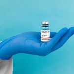 54χρονος Υποφέρει Από Παρενέργειες Του Εμβολίου Της Covid