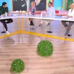 Είναι Στο Ιδιο Θέατρο Και Δε Λένε Ούτε «Καλημέρα»