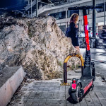 Χολαργός: Αυτοκίνητο Παρέσυρε 12χρονο Με Ηλεκτρικό Πατίνι