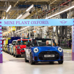 Το πρώτο MINI Cooper Cabrio βγαίνει από τη γραμμή παραγωγής