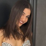 Νικολαΐδη: Με Celia Kritharioti Φόρεμα Και Ασορτί Μπότες