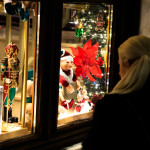 Εορταστικό Ωράριο 2024: Ποιες Κυριακές Είναι Ανοιχτά Μαγαζιά