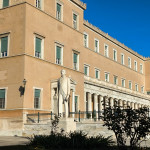 Αστυνομικός Βουλή: Κοιτούσε Τις 12χρονες Κόρες Φίλων Του