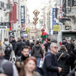 Εορταστικό Ωράριο: Ανοιχτά Τα Καταστήματα Και Την Κυριακή