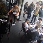 Τελ Αβίβ: Η Στιγμή Που 19χρονος Επιτίθεται Με Μαχαίρι