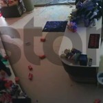 Κορωπί: Βίντεο Από Τη Διάρρηξη Σε Ζαχαροπλαστείο - Καφέ