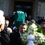 Κηδεία Τάκη Οικονομόπουλου: Σε Λαϊκό Προσκύνημα Η Σορός