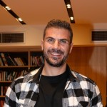 Άκης Πετρετζίκης