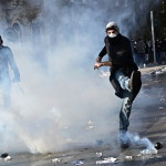 Σύνταγμα: Για Kακουργήματα Oι Συλληφθέντες Για Τα Επεισόδια