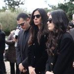 Κηδεία Κούγια: Έφτασαν Τα Παιδιά Του Και Η Εύη Βατίδου