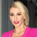 Κωνσταντίνα Σπυροπούλου: Για θαλασσινά στην Πλάκα