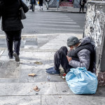ΕΛΣΤΑΤ: Αύξηση 0,8% Το 2024 Ο Πληθυσμός Κοντά Στη Φτώχεια