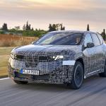 BMW iX3: Τι κρύβουν πίσω από το καμουφλάζ