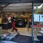 Νίκαια: Αυτοκίνητο Έπεσε Σε Σούπερ Μάρκετ