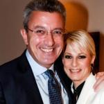 Χατζηνικολάου: Για ιππασία με τη σύζυγό του και την κόρη τους