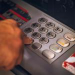 ATM: Μηδενίζονται Οι Χρεώσεις Για Αναλήψεις Από 11/8