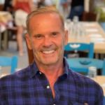 Πέτρος Κωστόπουλος: Μας ανοίγει το καλαίσθητο διαμέρισμά του