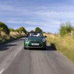 Οδηγώντας το MINI Cooper Cabrio S στην Αγγλία
