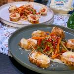 Ρολό Κοτόπουλο Γεμιστό Με Κίτρινο ελαφρύ Τυρί Και Λαχανικά